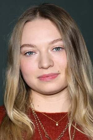 Mia Threapleton